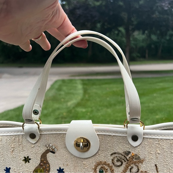 Vintage 1960's Jeweled Sequined/Rhinestones Peacock wood bottom Purse - Picture 6 of 16